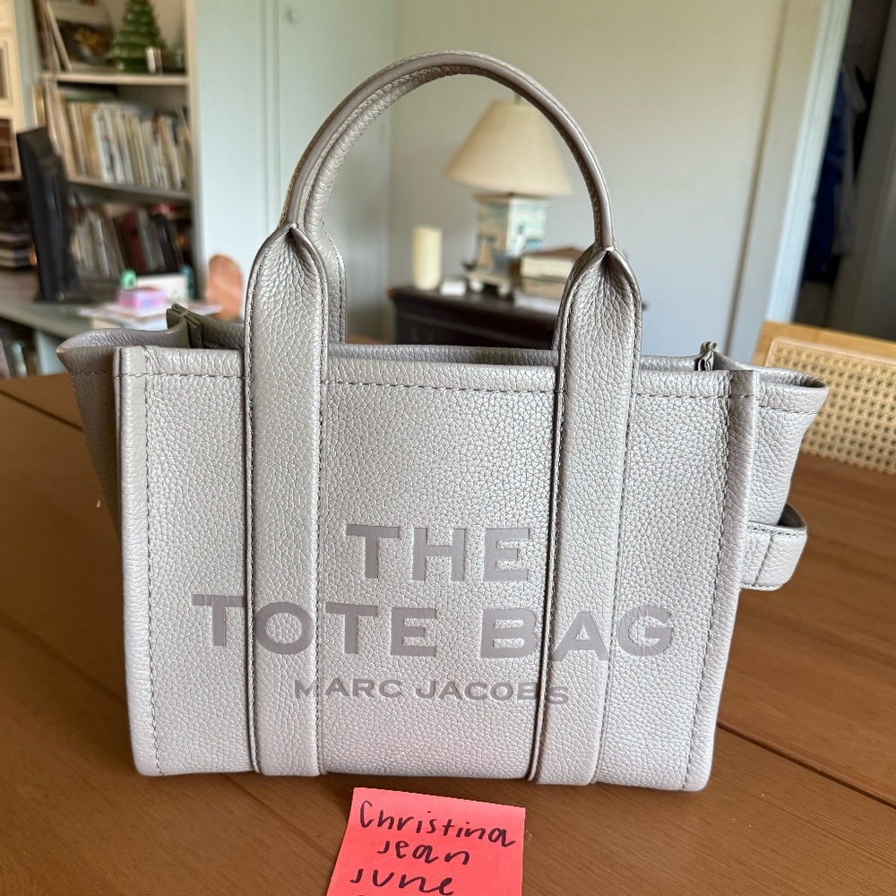 Marc Jacobs "The Leather Small Tote Bag" in Cement